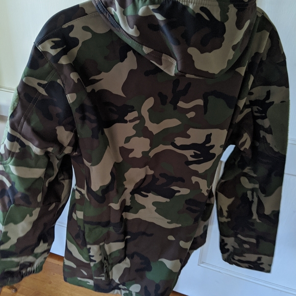 Hunting Jacket - Picture 3 of 9